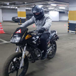 Обучение езде на мотоцикле в мотошколе ХочуМото.ру